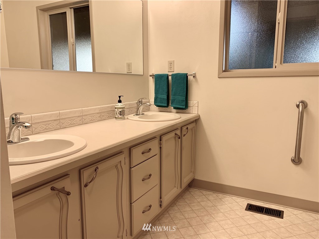 265 Quick Road Castle Rock, WA 98611 - Photo 17 of 38 Gallery Image 17