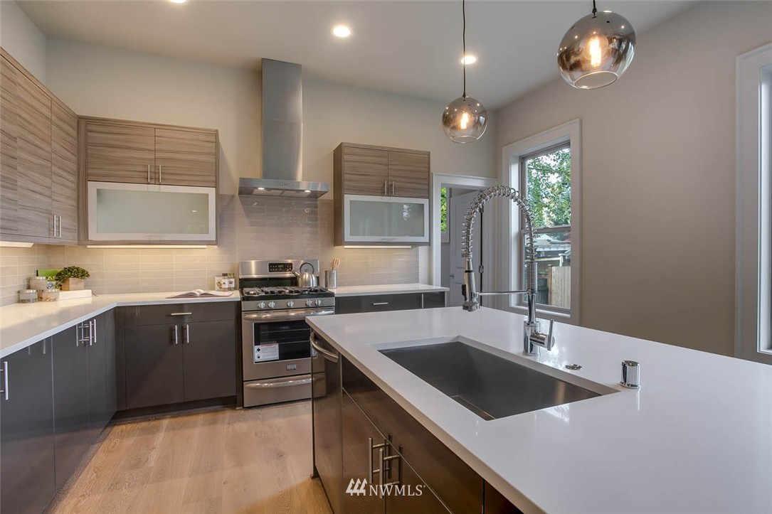 722 Pierce Avenue Northeast Renton, WA 98056 - Photo 11 of 25