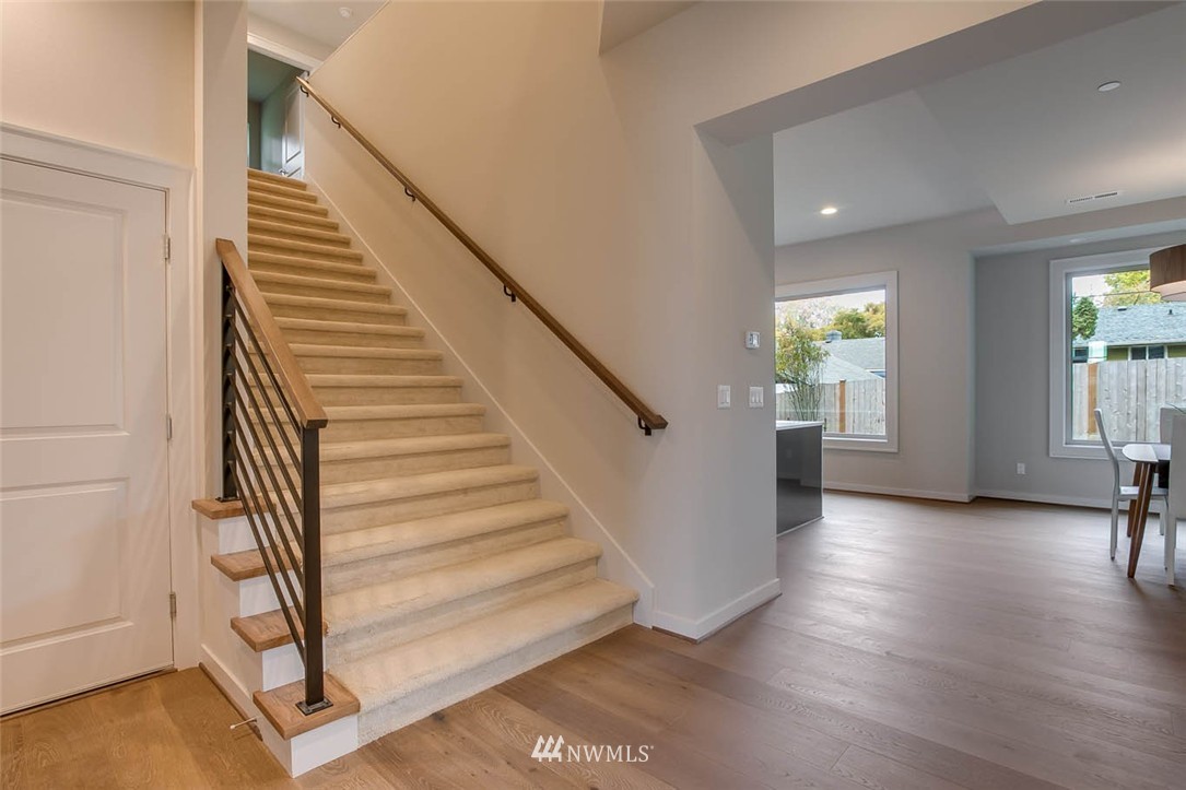 722 Pierce Avenue Northeast Renton, WA 98056 - Photo 5 of 25
