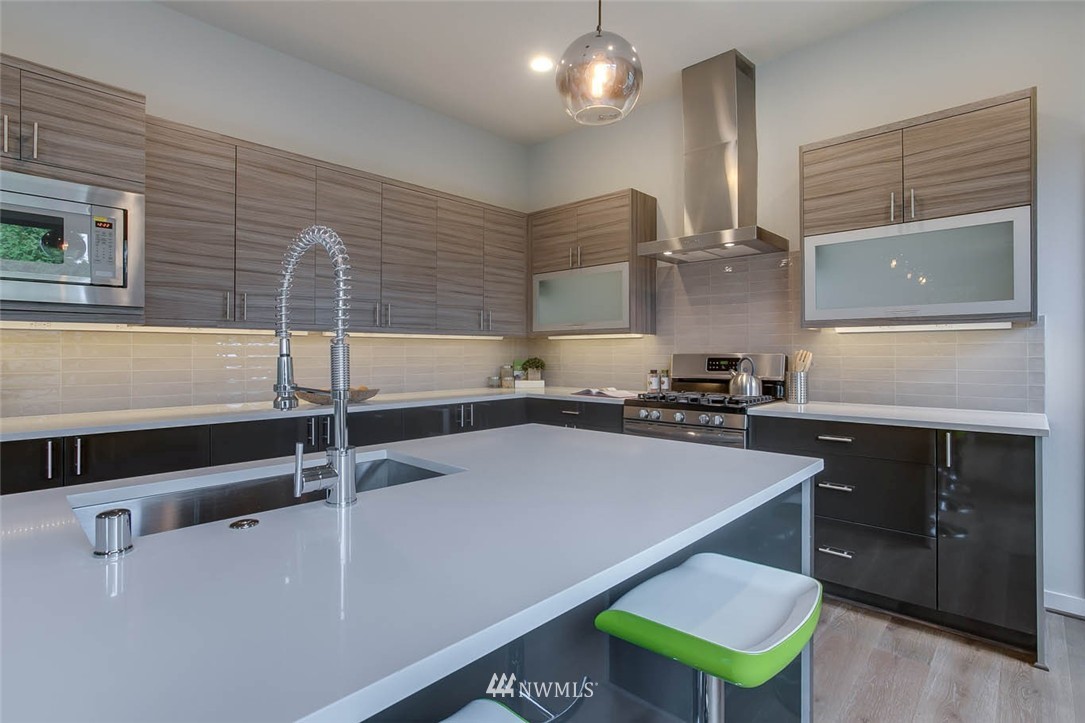 722 Pierce Avenue Northeast Renton, WA 98056 - Photo 9 of 25