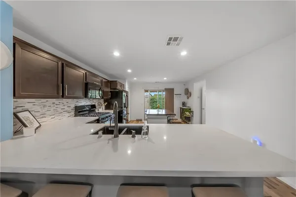 $649,900 | 6952 Amber Sky Way, Fontana, CA 92336