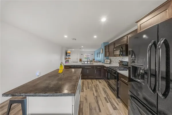 $649,900 | 6952 Amber Sky Way, Fontana, CA 92336