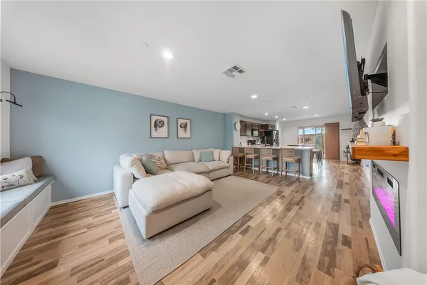 $649,900 | 6952 Amber Sky Way, Fontana, CA 92336