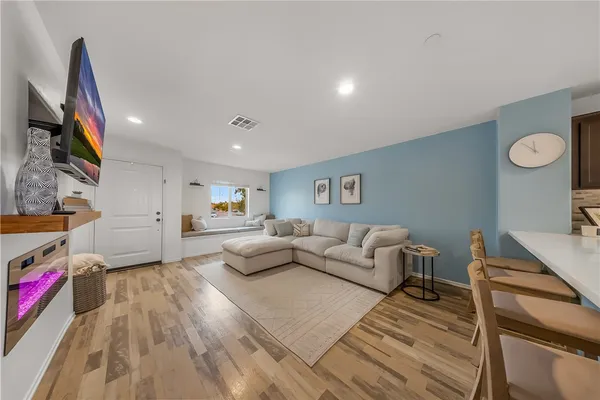 $649,900 | 6952 Amber Sky Way, Fontana, CA 92336
