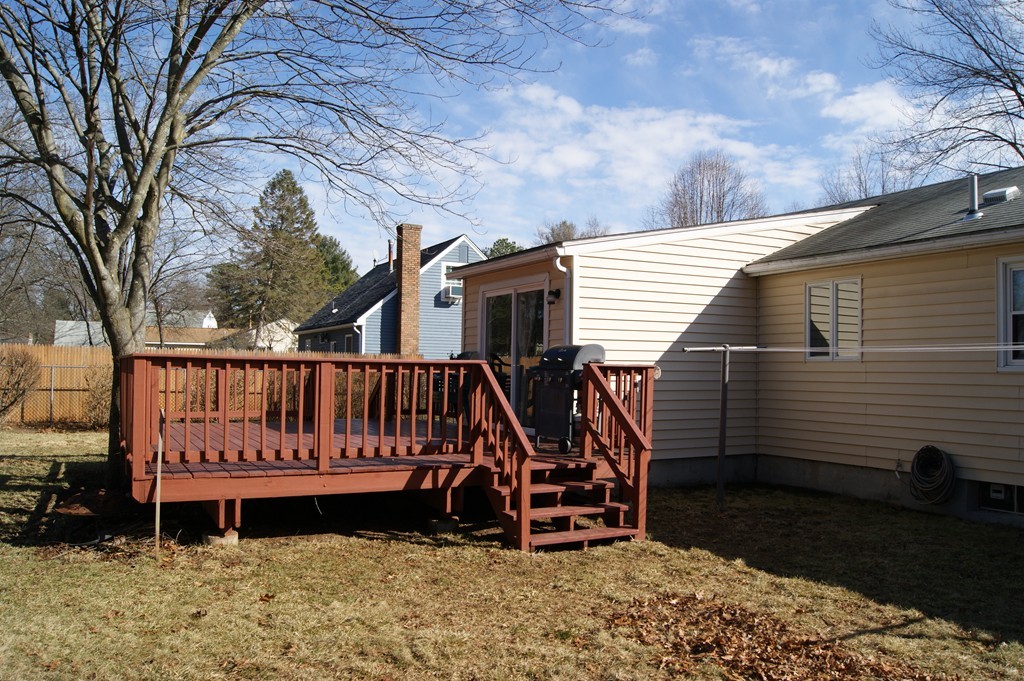 30 Kenneth Road Easthampton, MA 01027 - Photo 3 of 23 Gallery Image 3