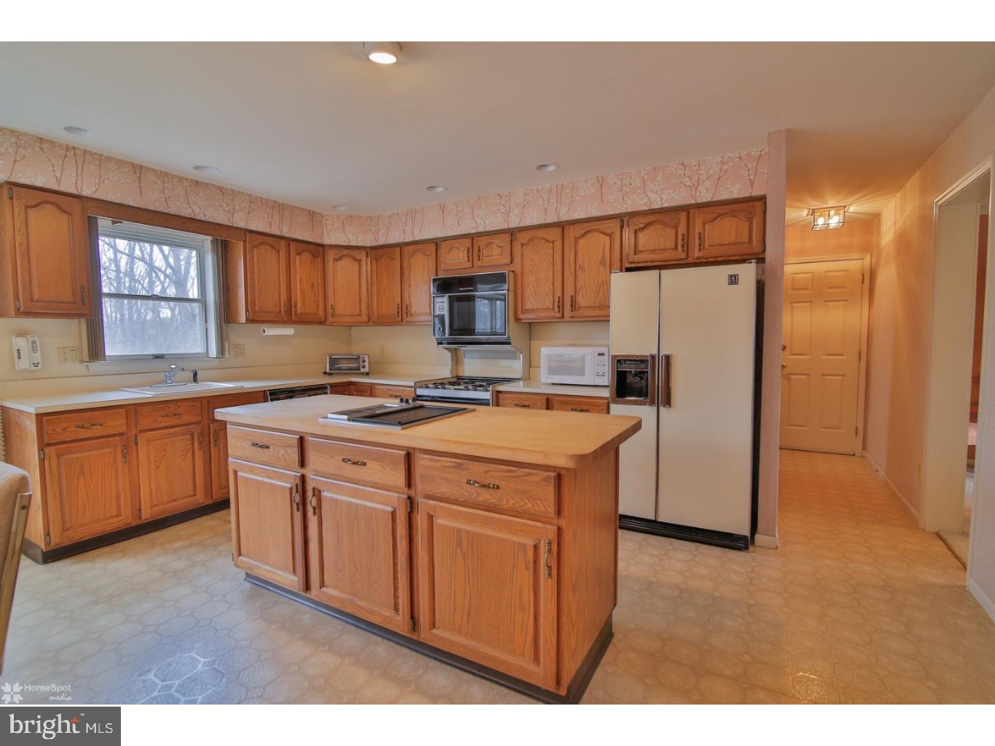 1852 Melmar Road Huntingdon Valley, PA 19006 - Photo 6 of 25