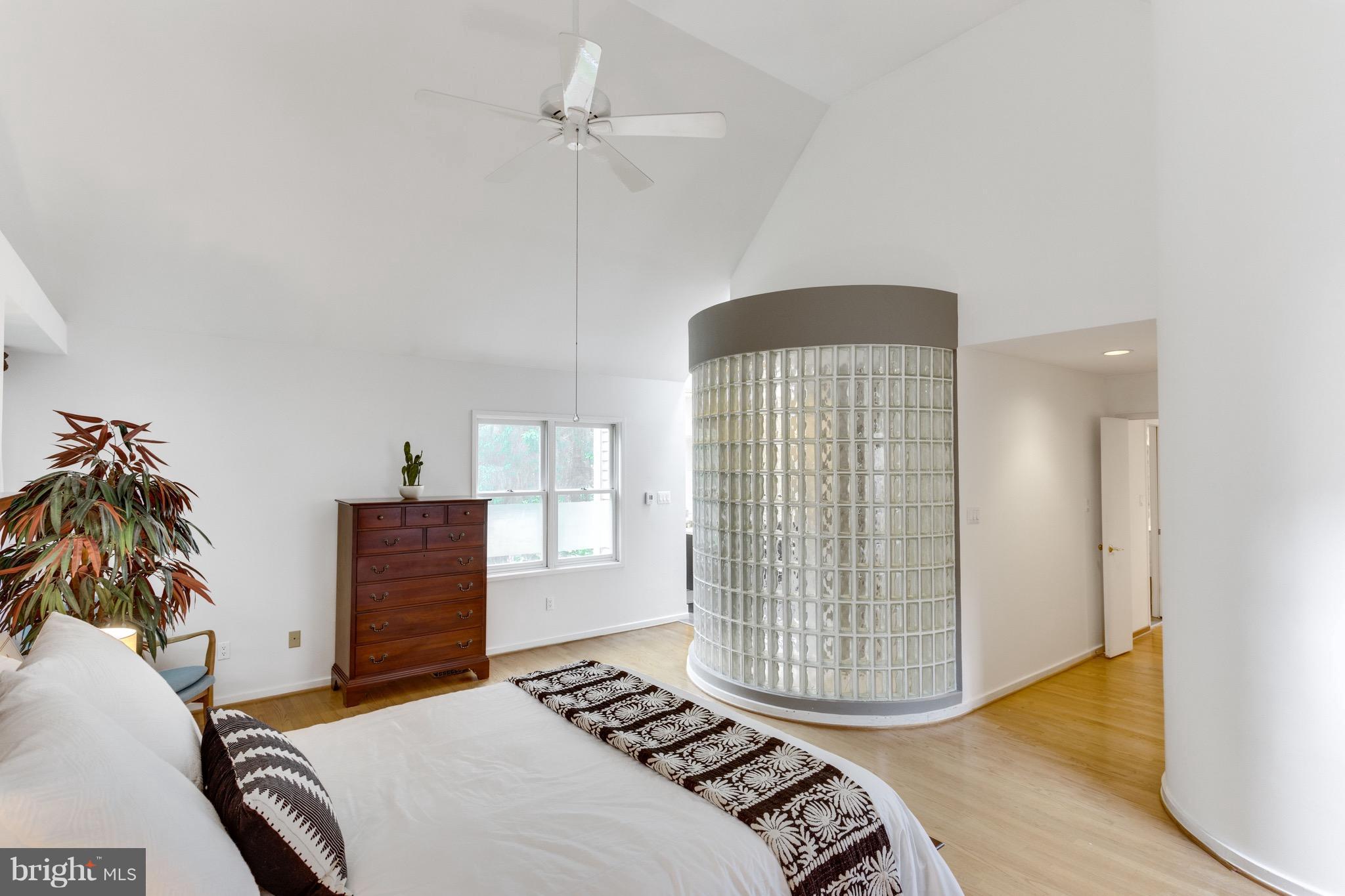 2046 Beacon Place Reston, VA 20191 - Photo 15 of 30 Bedroom (Master)