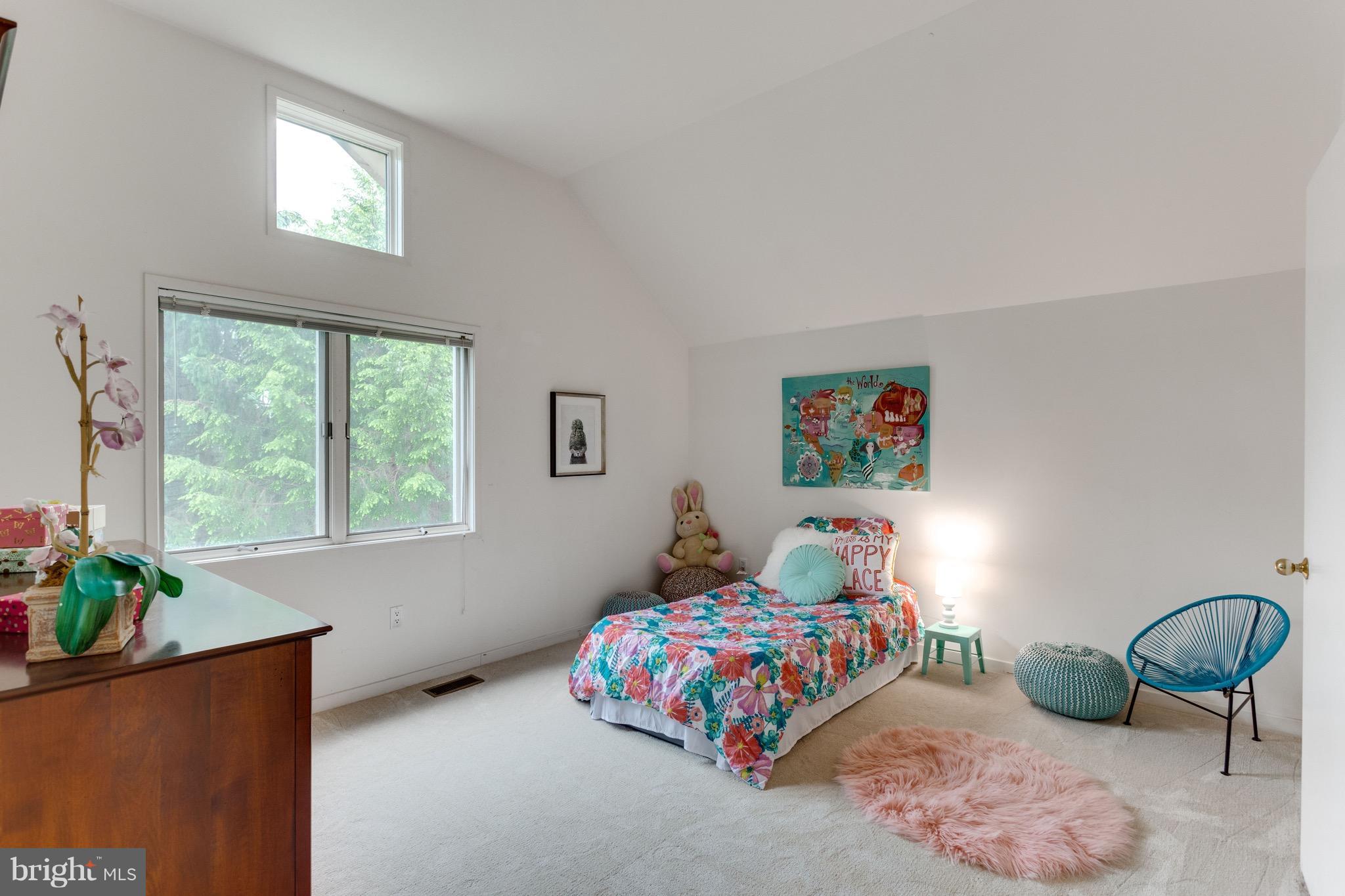 2046 Beacon Place Reston, VA 20191 - Photo 18 of 30 Upstairs Bedroom #2 With Private Full Bathroom