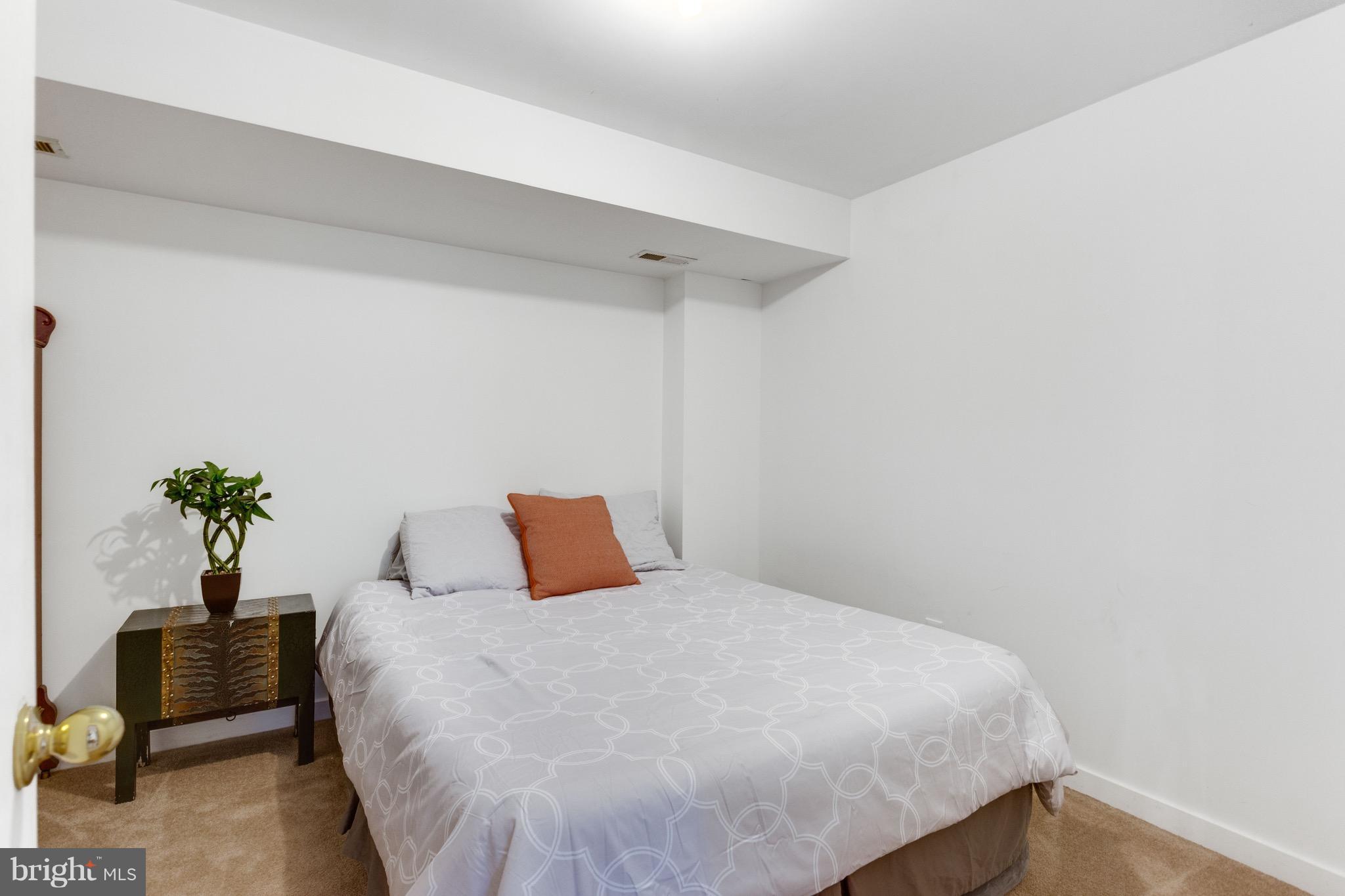 2046 Beacon Place Reston, VA 20191 - Photo 26 of 30 Basement Guest Den