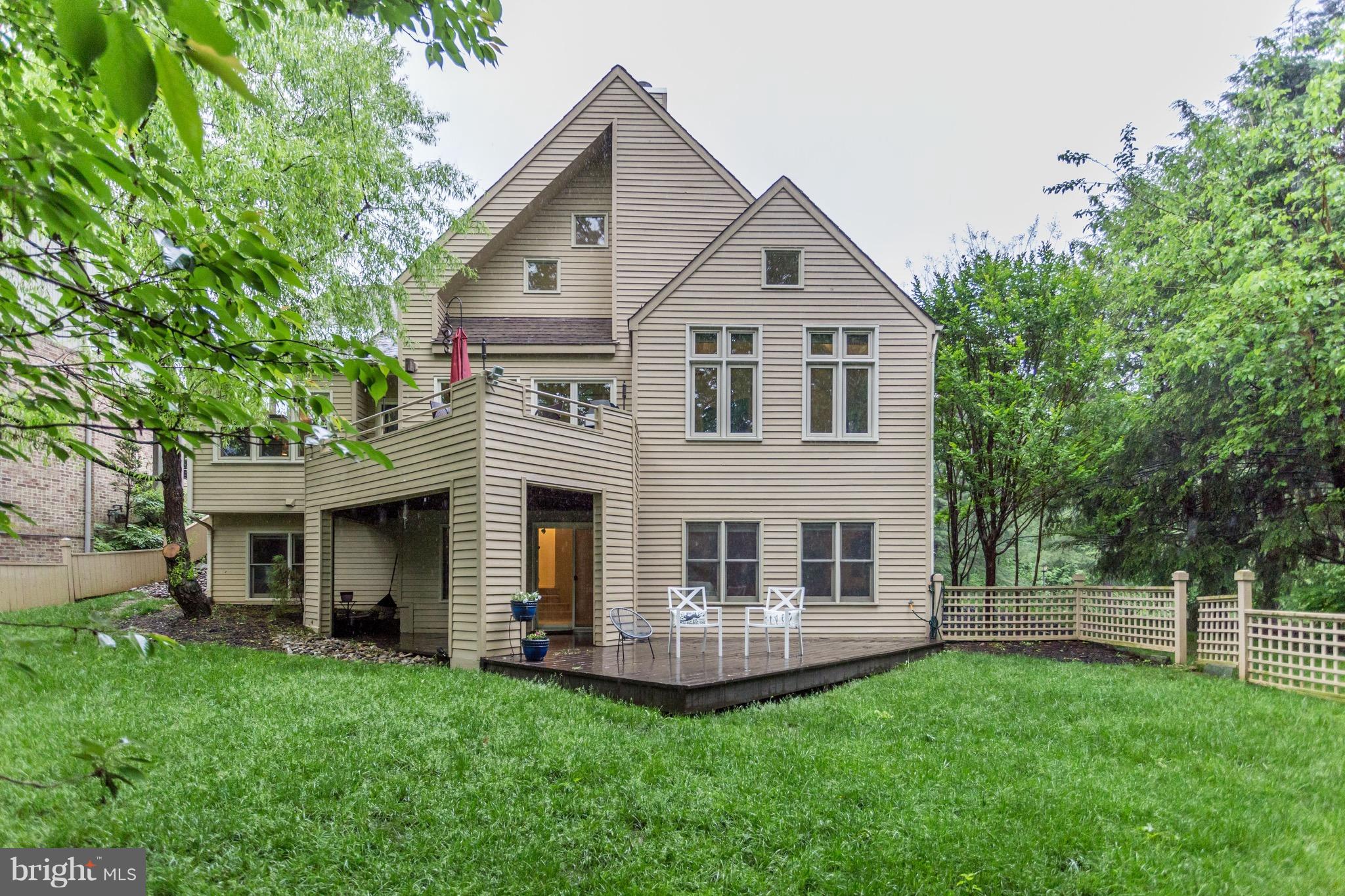 2046 Beacon Place Reston, VA 20191 - Photo 30 of 30 Large Flat Fenced Yard