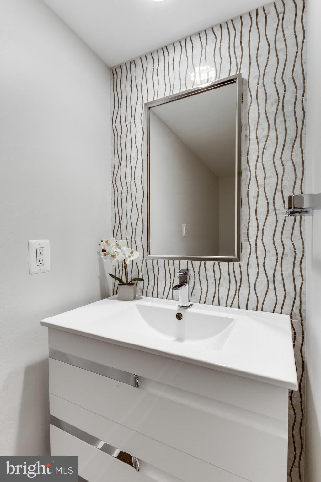 2046 Beacon Place Reston, VA 20191 - Photo 7 of 30 Main Level Hall Bathroom w/ Bidet