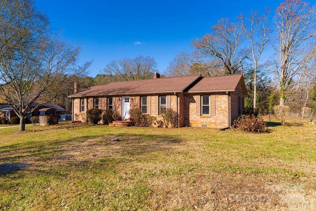 1250 Zeb Haynes Road Maiden, NC 28650 - Photo 2 of 16 Gallery Image 2