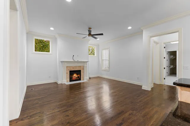 a view of livingroom with furniture