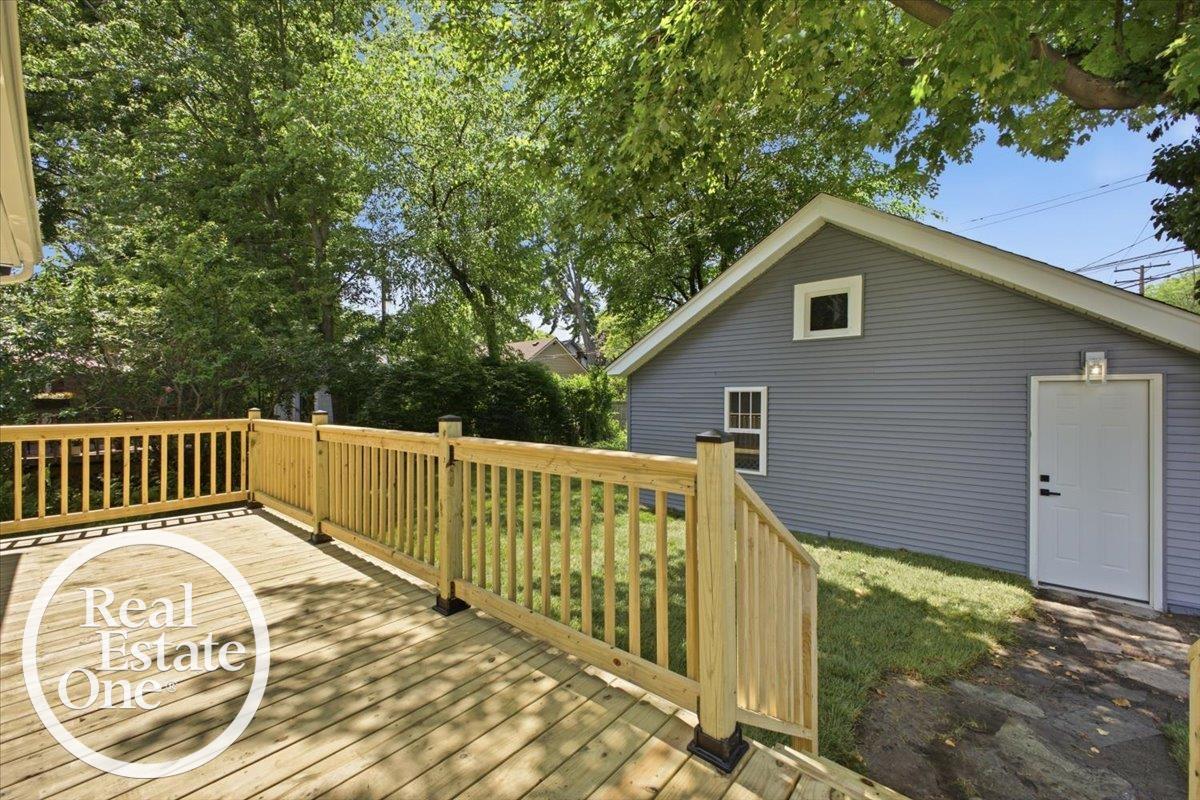 819 Notre Dame Street Grosse Pointe, MI 48230 - Photo 29 of 33