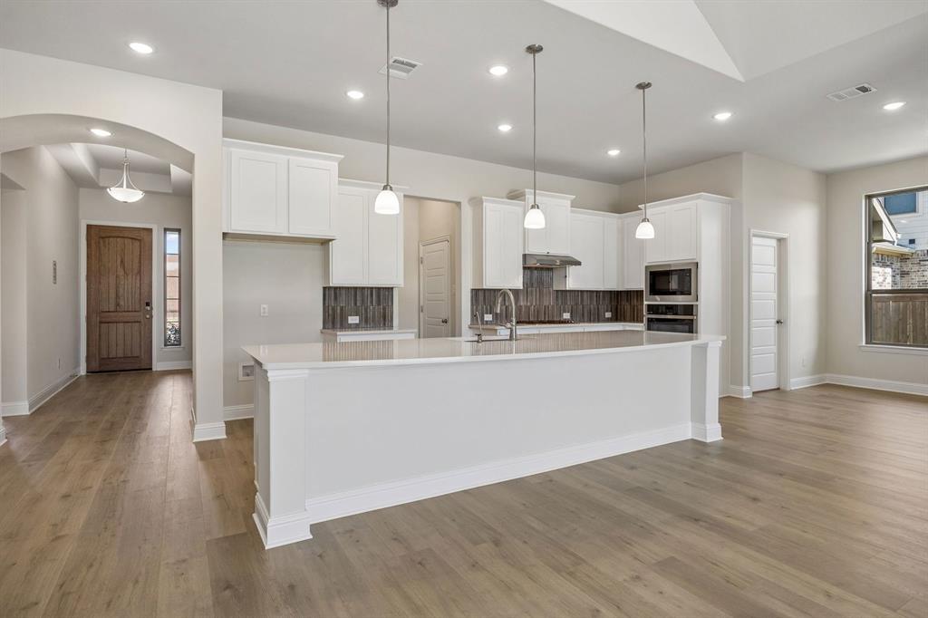 4121 Winnow Lane Joshua, TX 76058 - Photo 8 of 39 19-4121Winnow_008