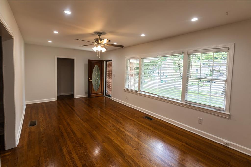 1392 Lively Ridge Road Northeast Atlanta, GA 30329 - Photo 5 of 41