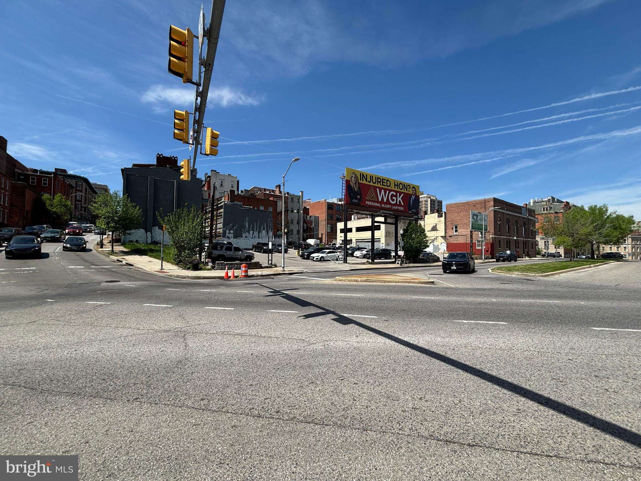 404 St Paul Street Baltimore, MD 21202 - Photo 9 of 17 a view of street with traffic signal