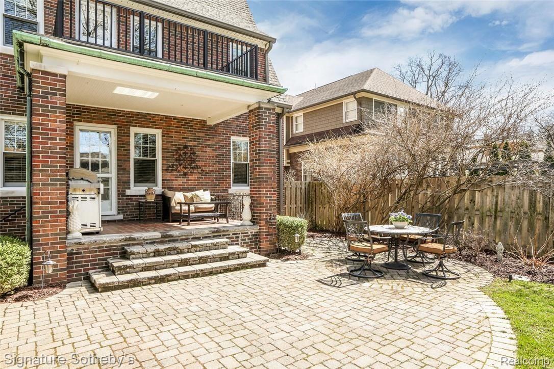 641 Washington Road Grosse Pointe, MI 48230 - Photo 3 of 44 641 Washington Rd Grosse-large-040-37-641 Washington Road Grosse-1500x1000-72dpi.jpg