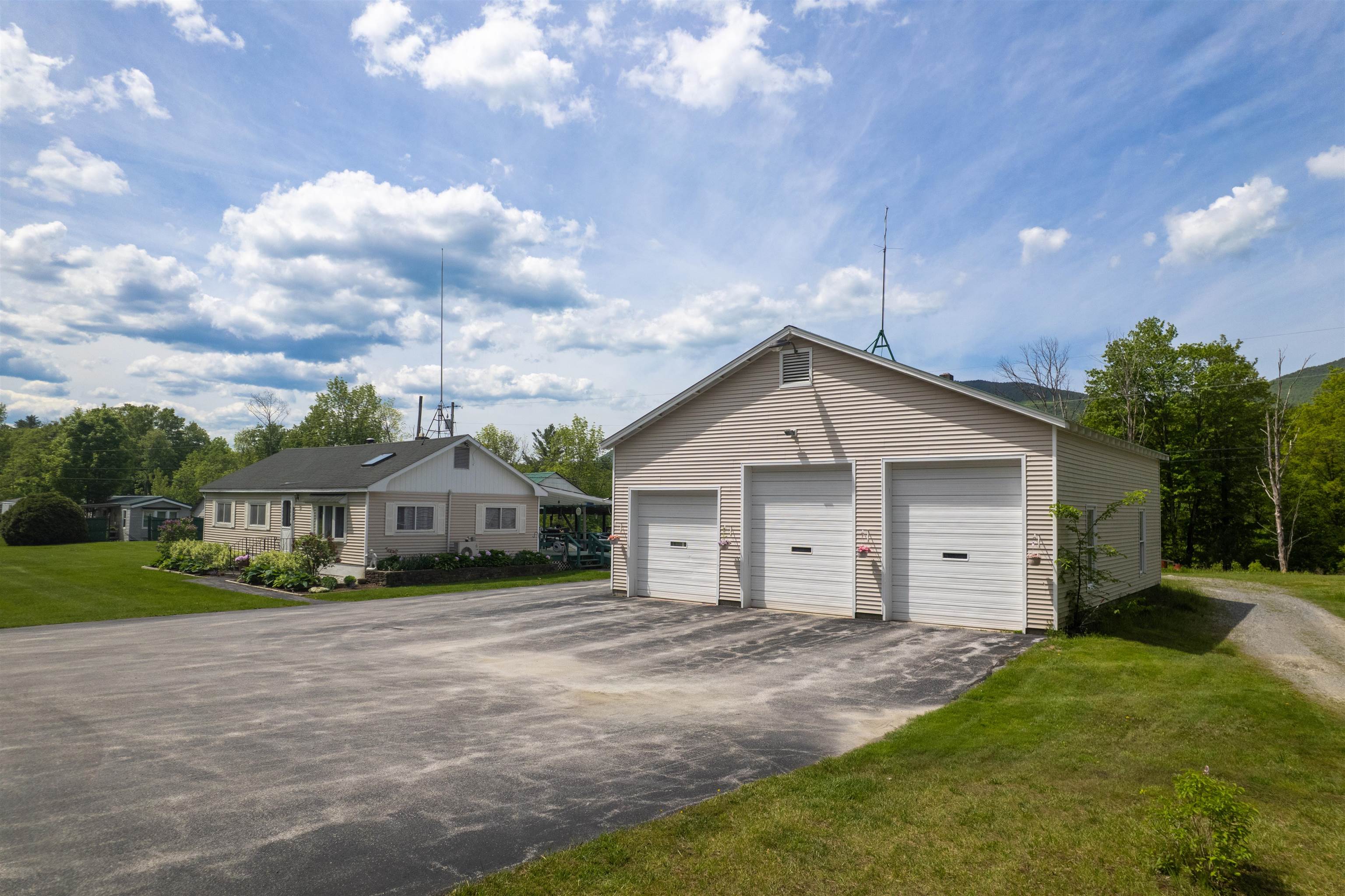 233 Squires Road Manchester, VT 05255 - Photo 3 of 27