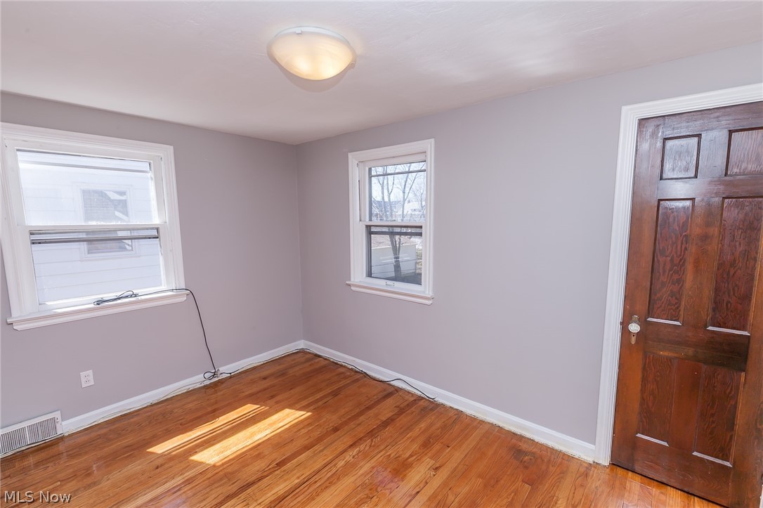 2212 Barrington Road Cleveland, OH 44118 - Photo 28 of 35