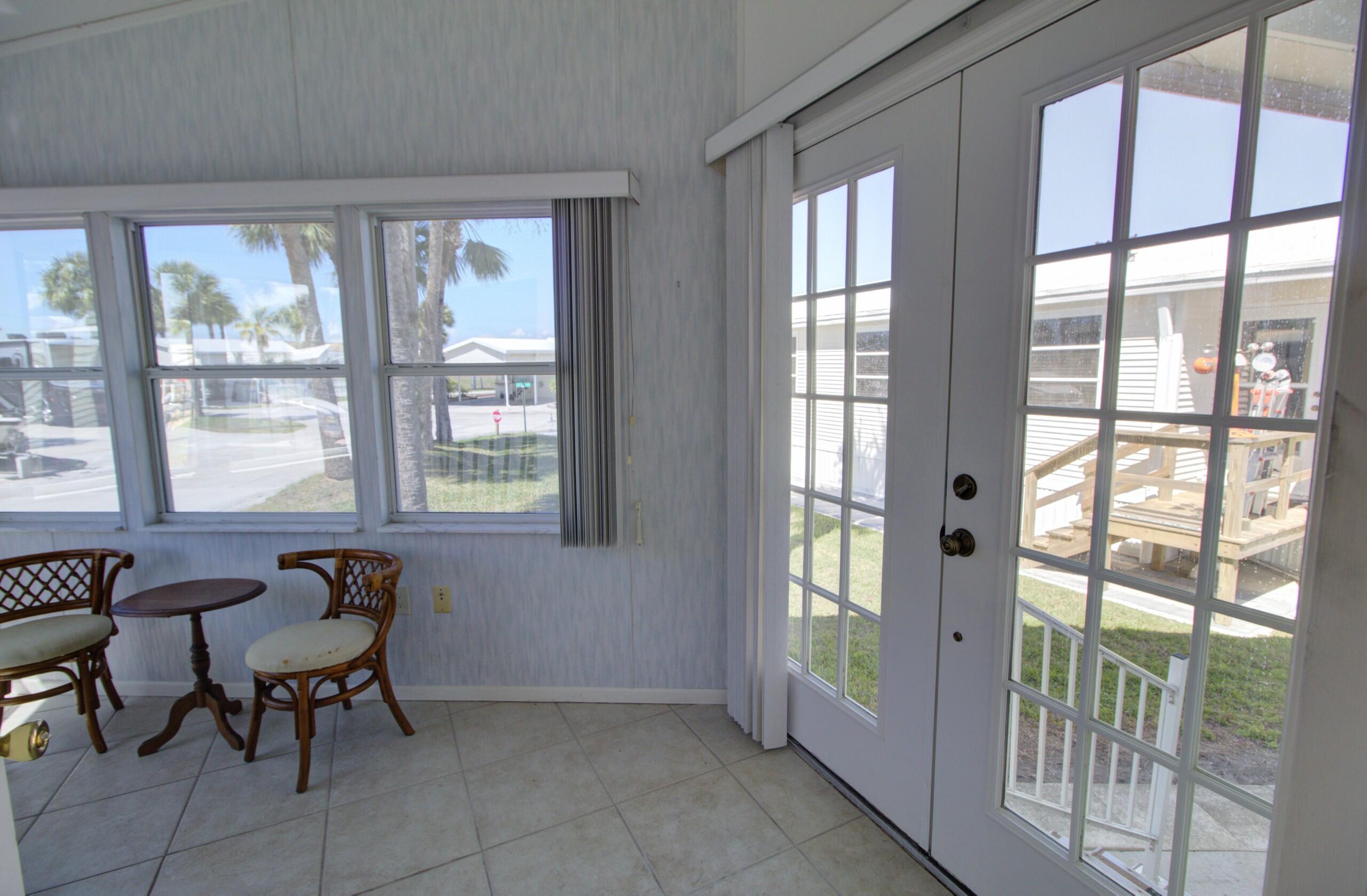 5395 Southeast 64th Terrace Okeechobee, FL 34974 - Photo 17 of 24 a view of a livingroom with furniture