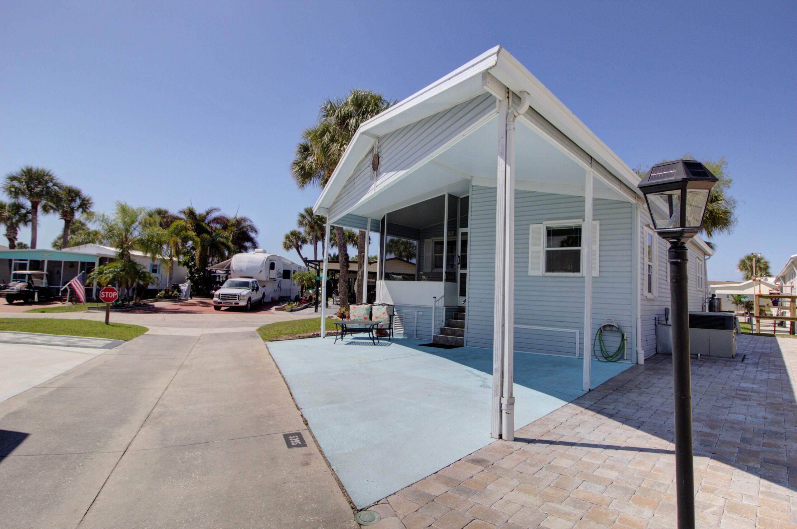 5395 Southeast 64th Terrace Okeechobee, FL 34974 - Photo 21 of 24 a view of a house with entertaining space