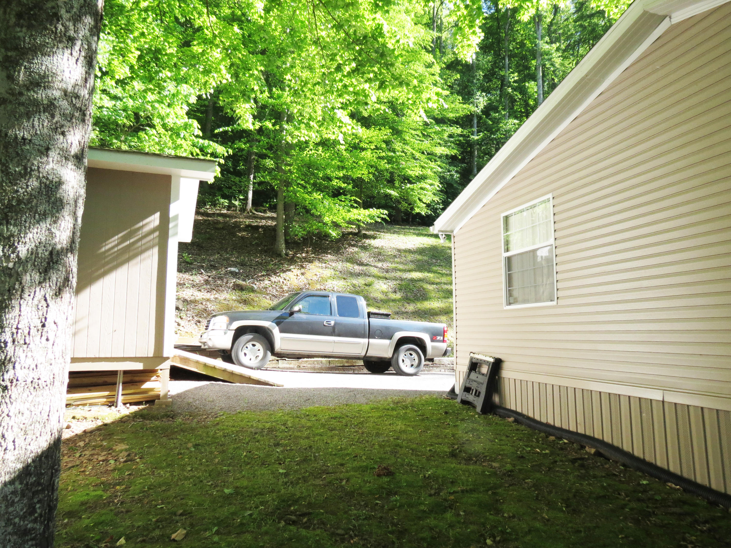 1225 Ridgeview Drive Clinton, TN 37716 - Photo 12 of 29 Ridgeview 12