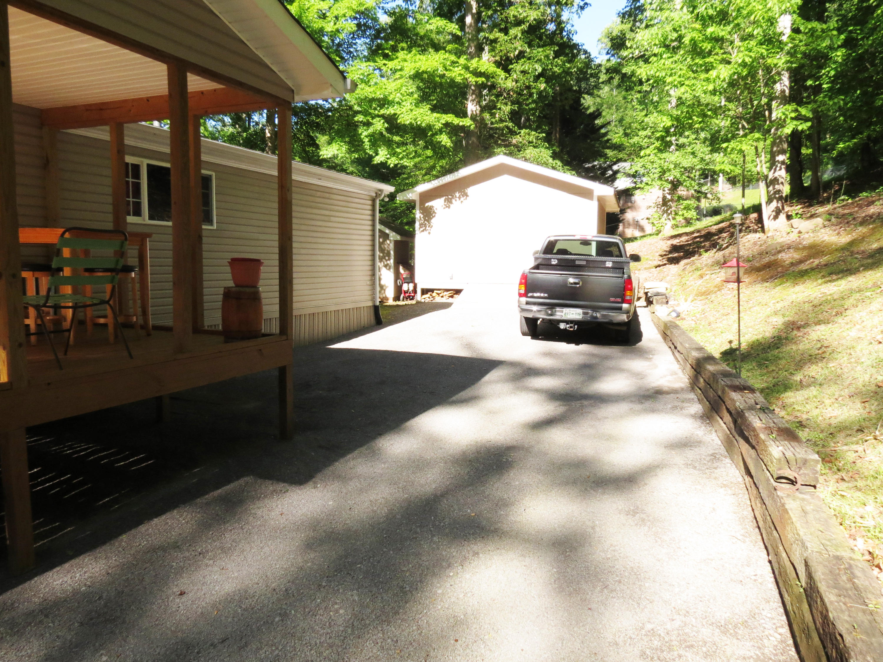1225 Ridgeview Drive Clinton, TN 37716 - Photo 9 of 29 Ridgeview 9