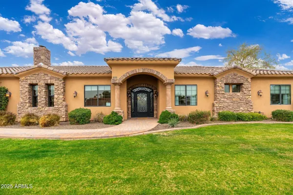 $2,300,000 | 13206 North 64th Street, Scottsdale, AZ 85254