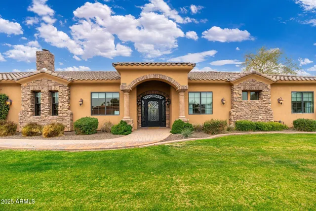 $2,480,000 | 13206 North 64th Street, Scottsdale, AZ 85254
