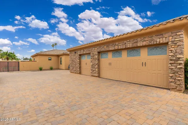 $2,480,000 | 13206 North 64th Street, Scottsdale, AZ 85254