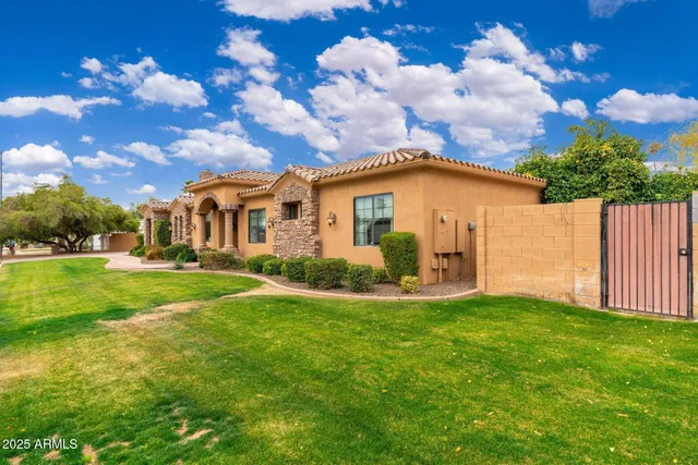 $2,480,000 | 13206 North 64th Street, Scottsdale, AZ 85254
