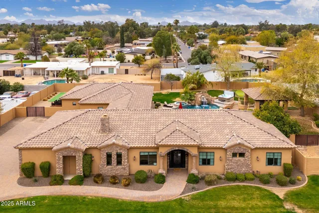 $2,480,000 | 13206 North 64th Street, Scottsdale, AZ 85254