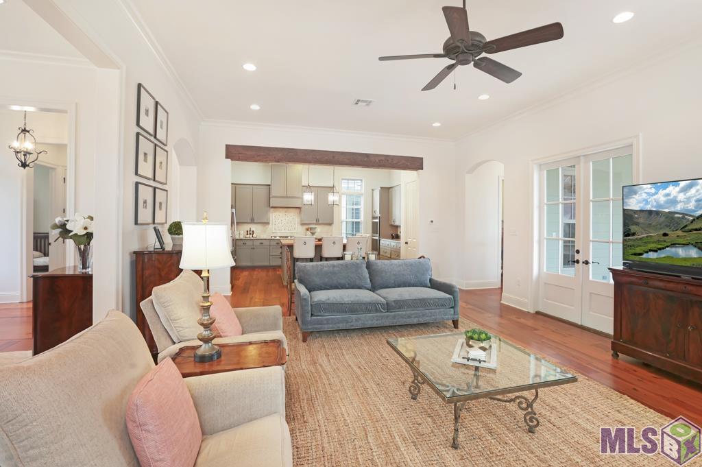 6304 Muir Street Baton Rouge, LA 70817 - Photo 15 of 36 LIVING TO KITCHEN