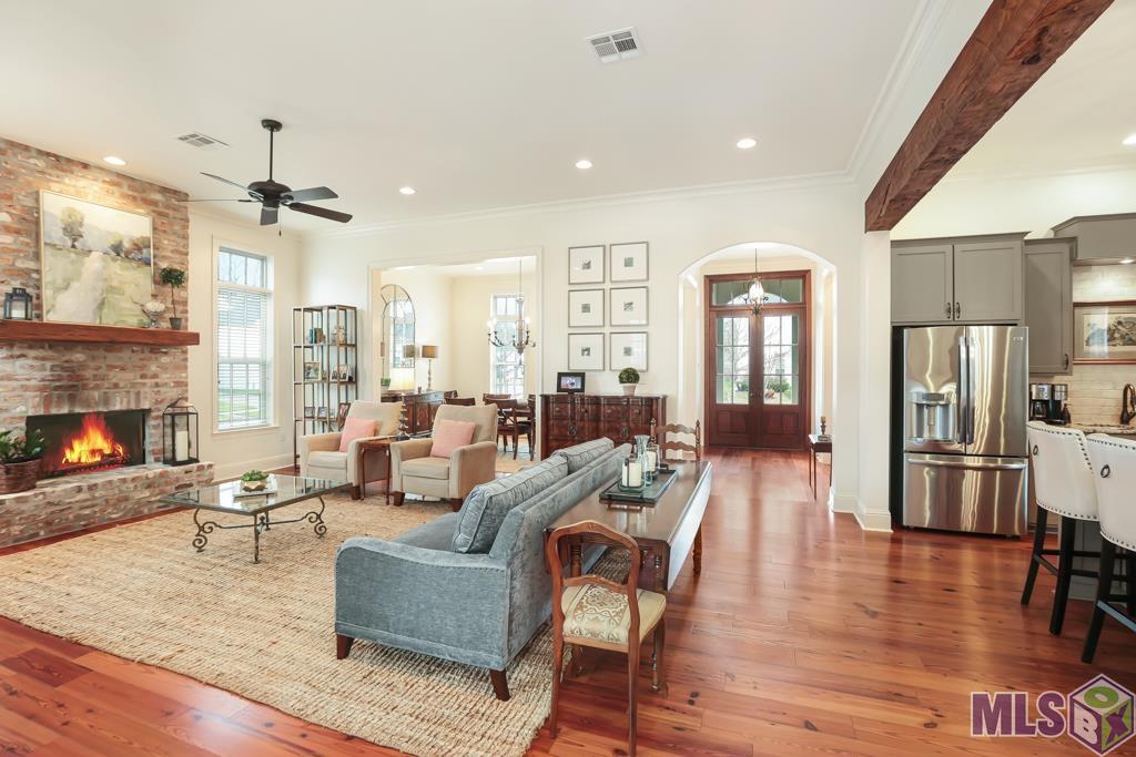 6304 Muir Street Baton Rouge, LA 70817 - Photo 16 of 36 LIVING RM