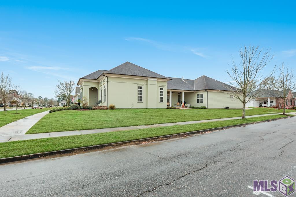 6304 Muir Street Baton Rouge, LA 70817 - Photo 32 of 36 CORNER VIEW