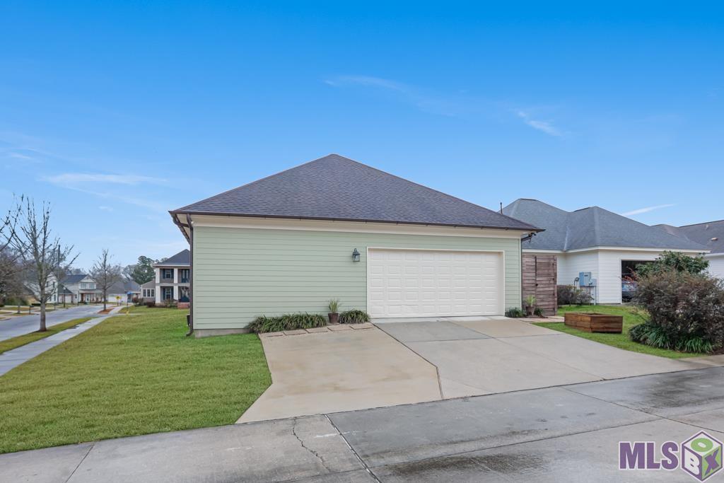 6304 Muir Street Baton Rouge, LA 70817 - Photo 35 of 36 DOUBLE REAR GARAGE
