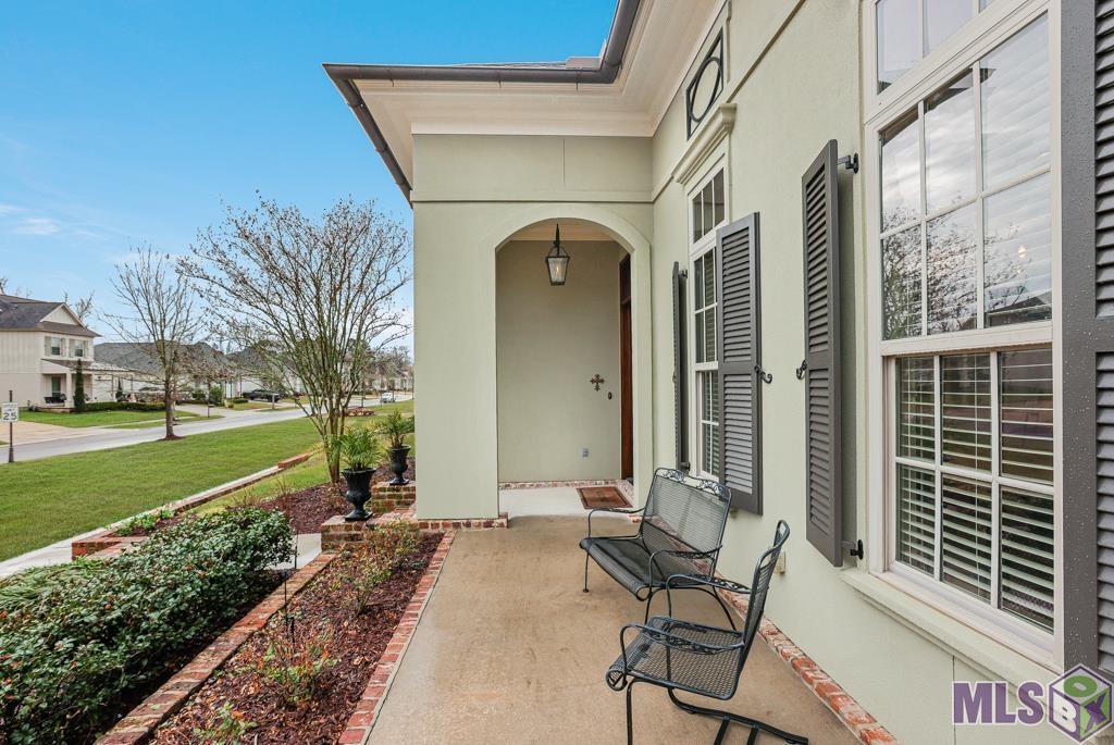 6304 Muir Street Baton Rouge, LA 70817 - Photo 4 of 36 EXTENDED FRONT PORCH