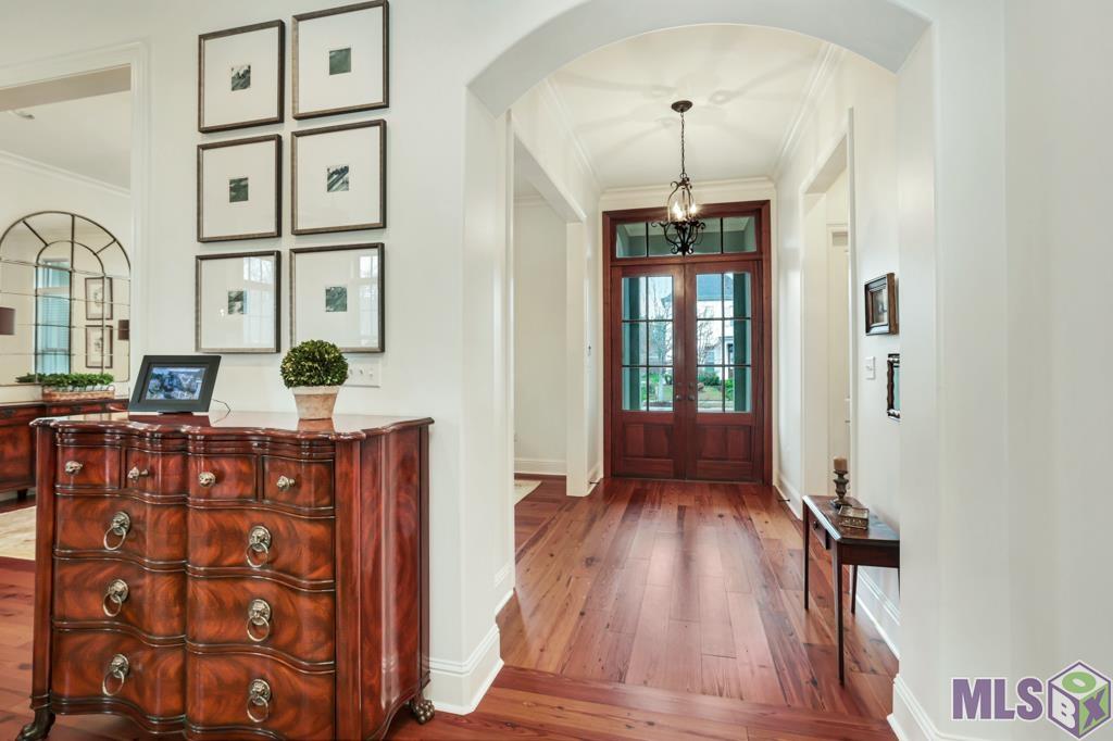 6304 Muir Street Baton Rouge, LA 70817 - Photo 5 of 36 FOYER ARCH OPENING