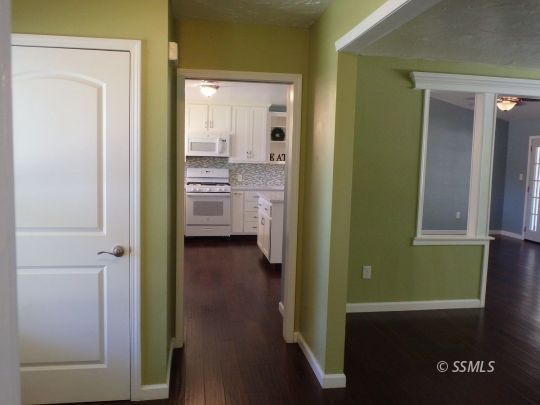 723 West Kevin Court Ridgecrest, CA 93555 - Photo 7 of 48 a view of bathroom