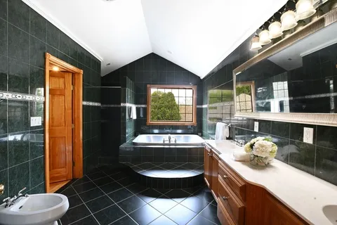 $1,099,000 | 219 Leonard Street, Acushnet, MA 02743