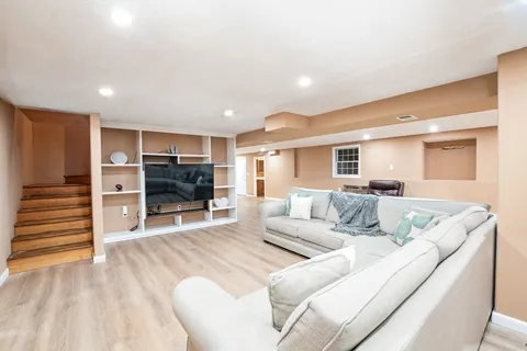 $1,099,000 | 219 Leonard Street, Acushnet, MA 02743