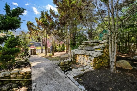 $1,099,000 | 219 Leonard Street, Acushnet, MA 02743