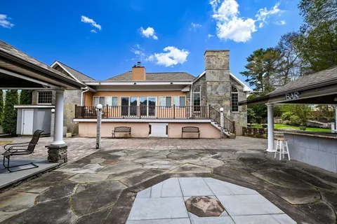 $1,099,000 | 219 Leonard Street, Acushnet, MA 02743