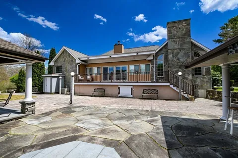 $1,099,000 | 219 Leonard Street, Acushnet, MA 02743