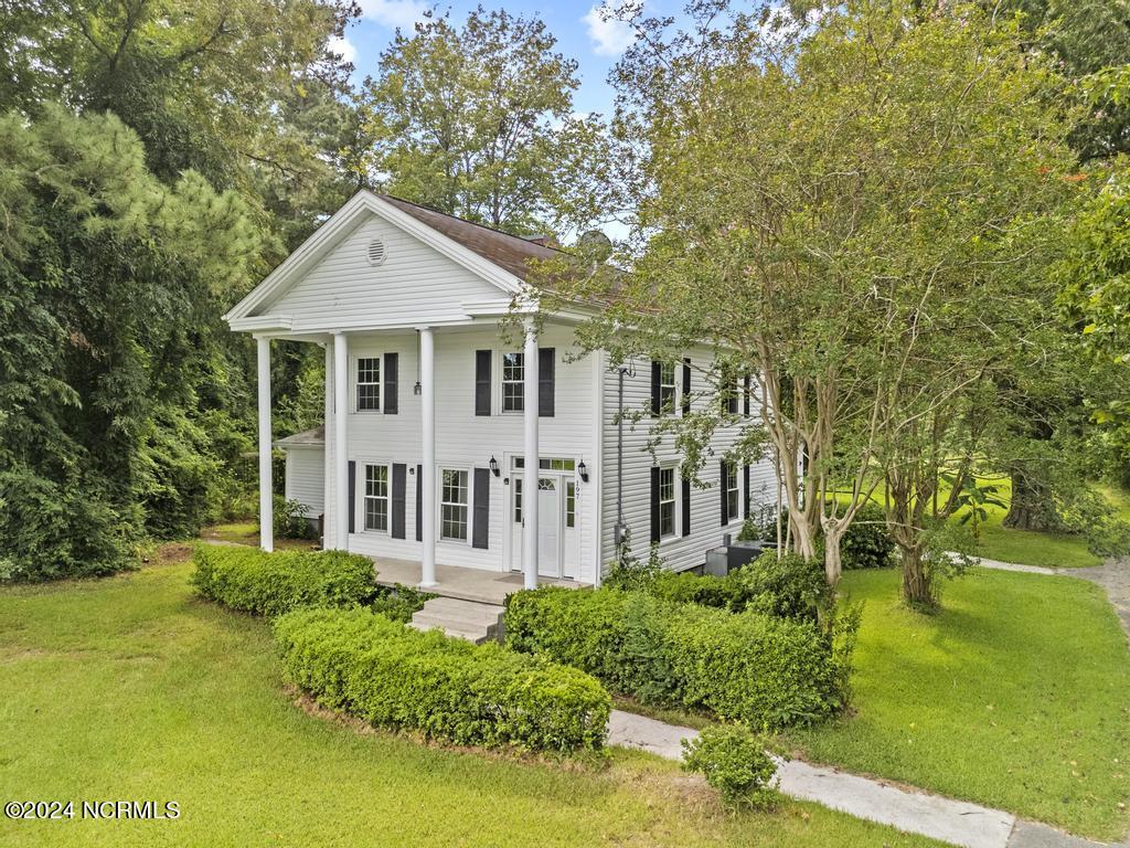 197 Huffmantown Road Richlands, NC 28574 - Photo 1 of 56 DJI_20240904152934_0144_D