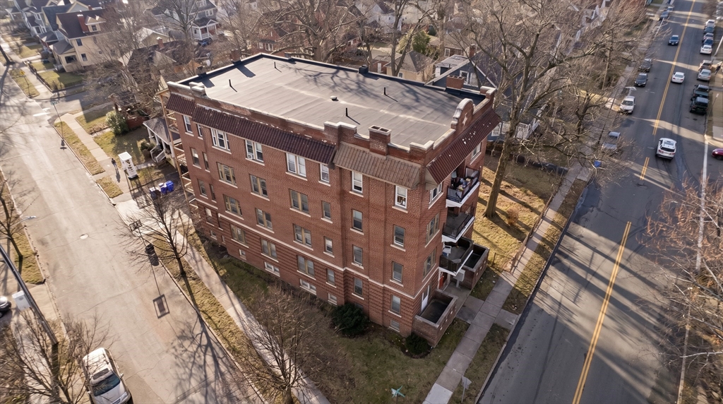 228 Belmont Avenue Springfield, MA 01108 - Photo 4 of 40