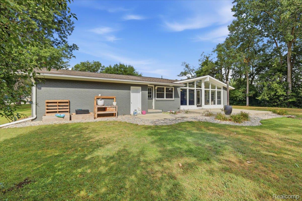 1360 Hemmeter Road Saginaw, MI 48638 - Photo 44 of 55 56-IMG_3241.jpg