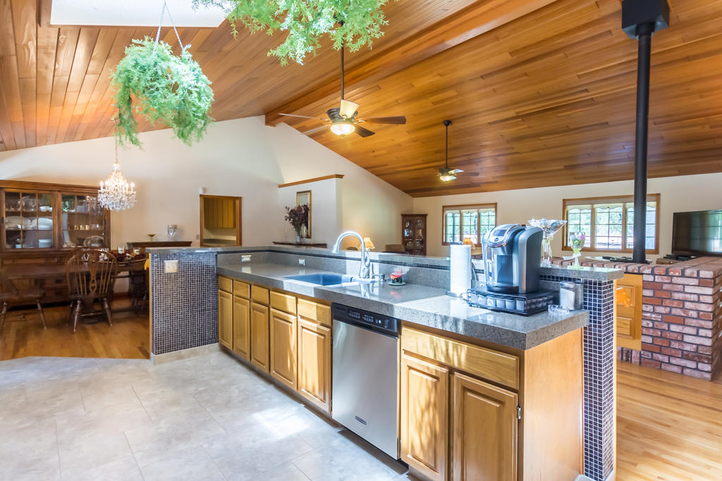 16669 Gas Point Road Cottonwood, CA 96022 - Photo 8 of 49 17 kitchen