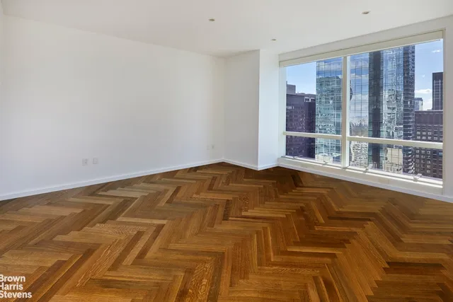$4,300,000 | 230 West 56th Street, Unit 57C | Theater District